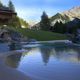 Il laghetto alpino dell'Eco Wellness Notre Maison a Cogne in estate - Valle d'Aosta